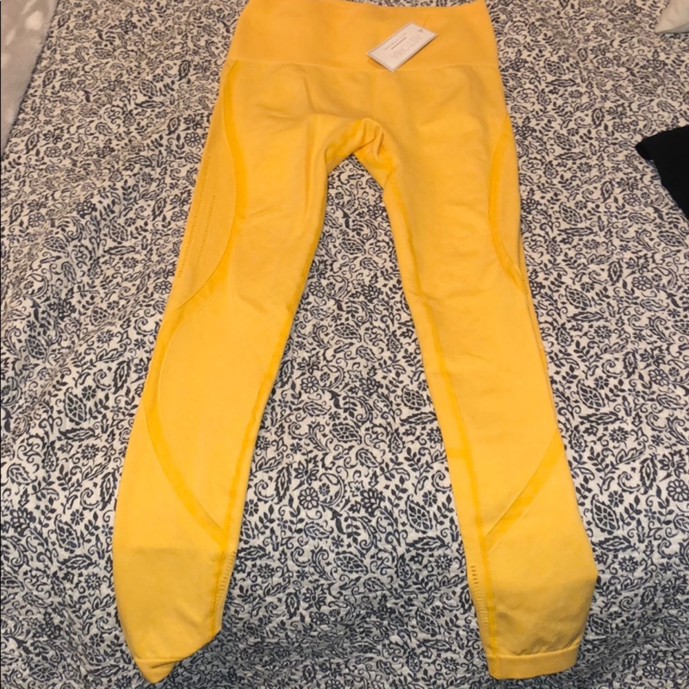 yellow seamless leggings